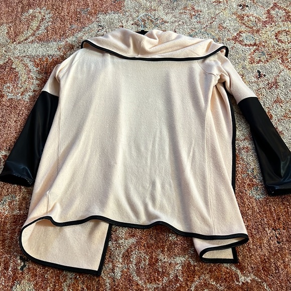 Jackets - Picture 7 of 7